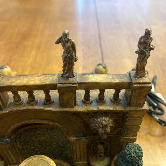 Department 56 Camden Park Fountain - Picture 4 of 8